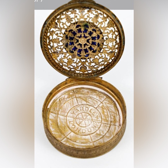 Antique YARDLEY French Gilt Filigree & Enamel Brass Compact Box Floral - Picture 3 of 6